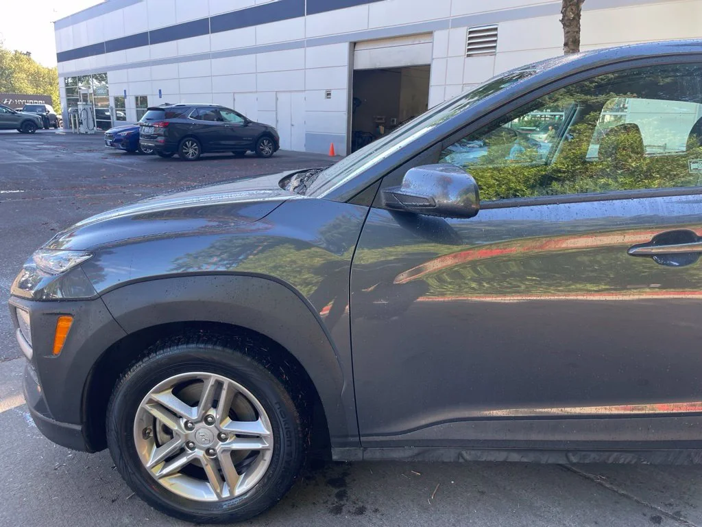Used 2021 Thunder Gray Hyundai SE image 8