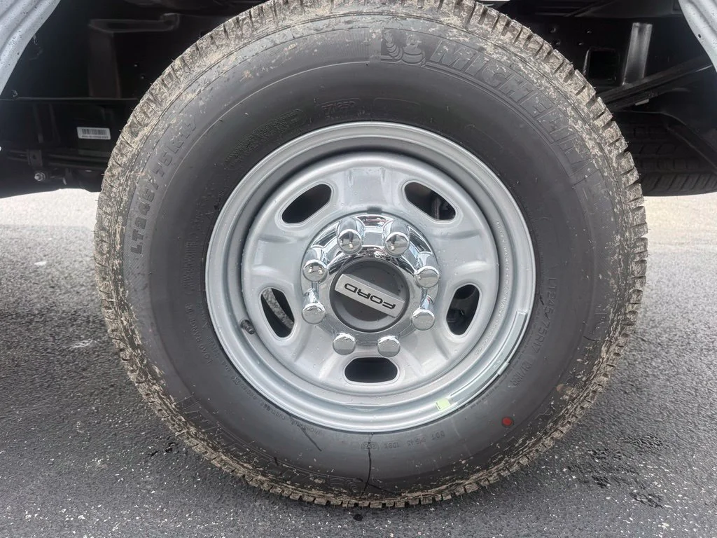 New 2026 Oxford White Ford F-250® XL image 32