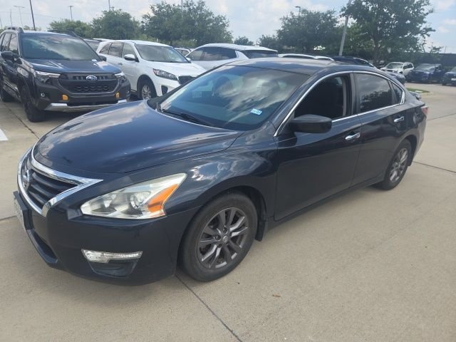Used 2015  Nissan 2.5 S image 6