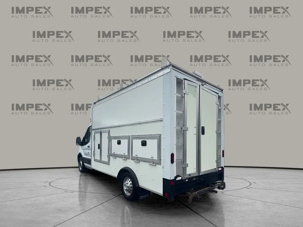 Used 2023 White Ford Base image 2
