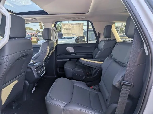 New 2026 Oxford White Ford Active image 34