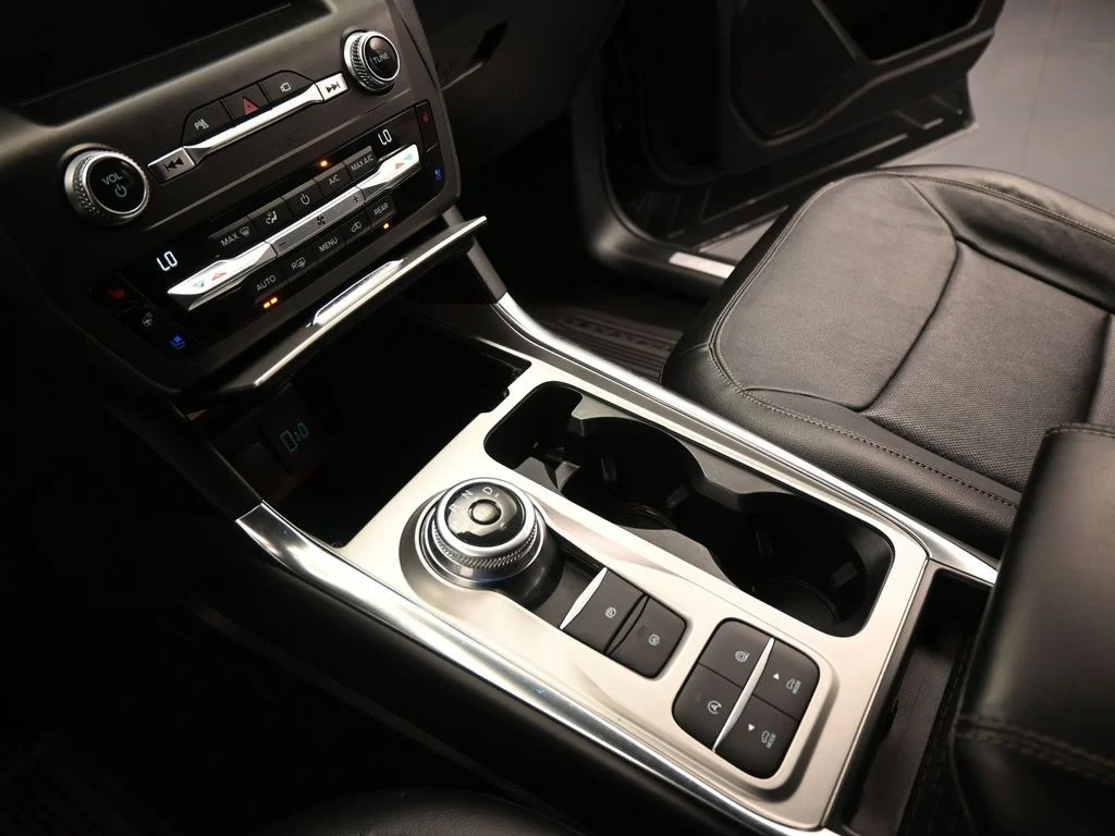 2020 Ford Explorer Limited - Photo 18