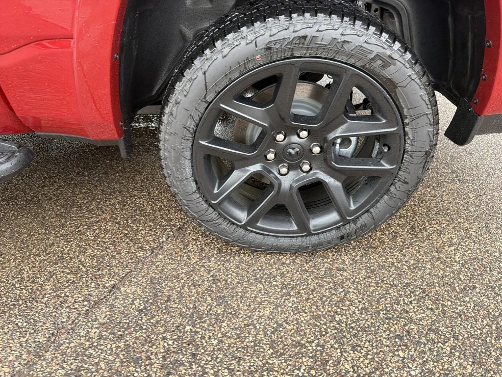New 2026 Molten Red Pearl-Coat Exterior Paint Ram Laramie image 15