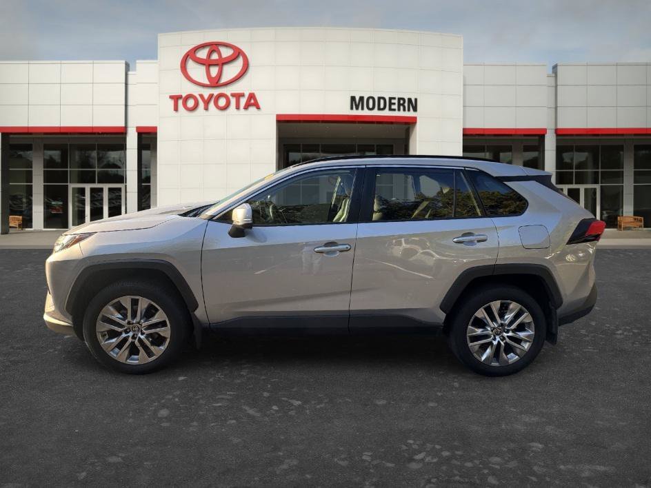 Certified Used 2024 Silver Sky Metallic Toyota XLE Premium image 7