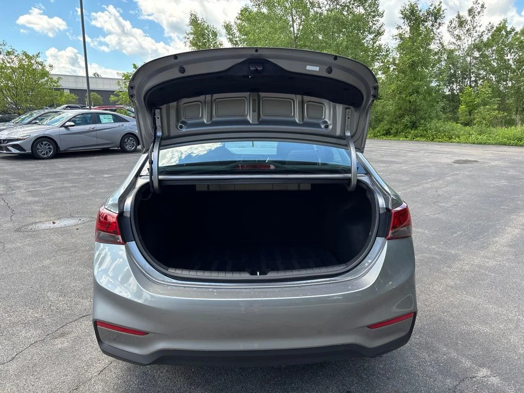 Used 2022 Gray Hyundai SE image 12