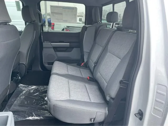 New 2026 Oxford White Ford F-250® XL image 30
