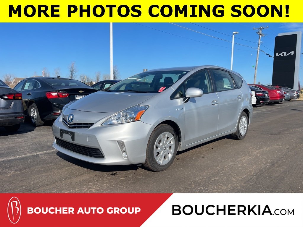 2014 Toyota Prius v Five