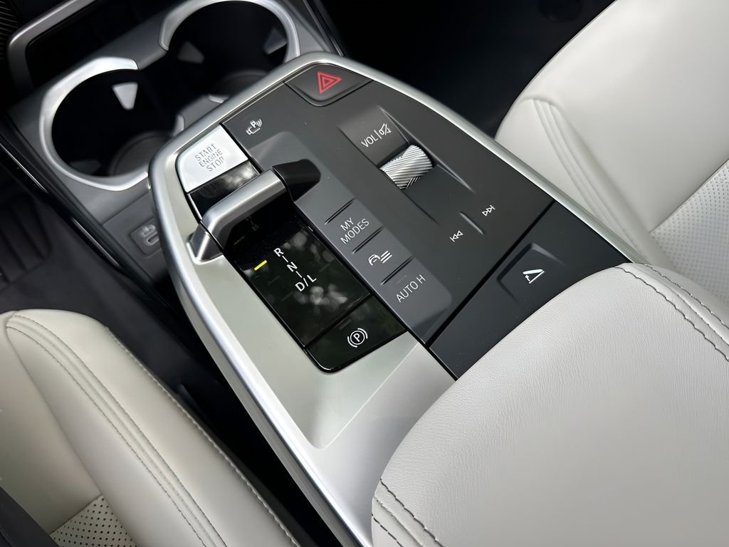 New 2026 Space Silver Metallic BMW xDrive28i image 19