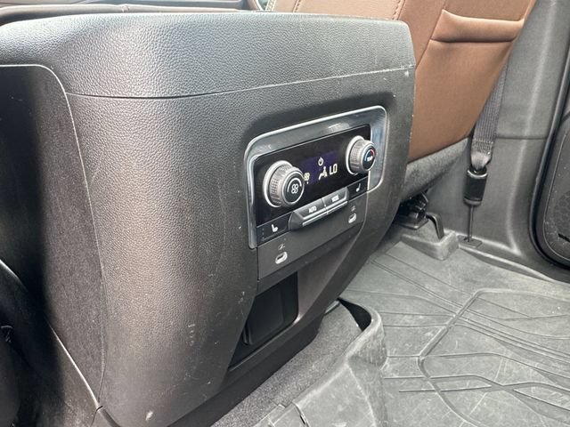Used 2022 Iridescent Pearl Tricoat Chevrolet High Country image 29