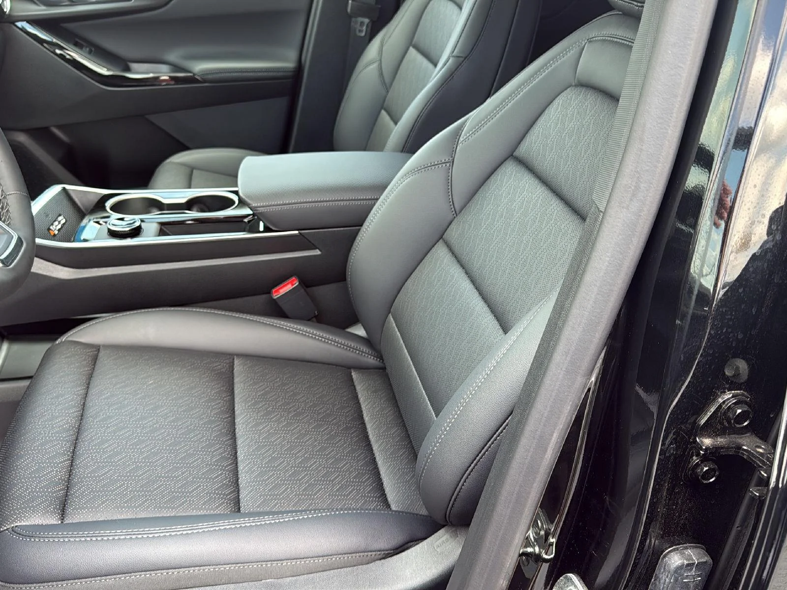 2027 Chevrolet Equinox LT - Photo 19