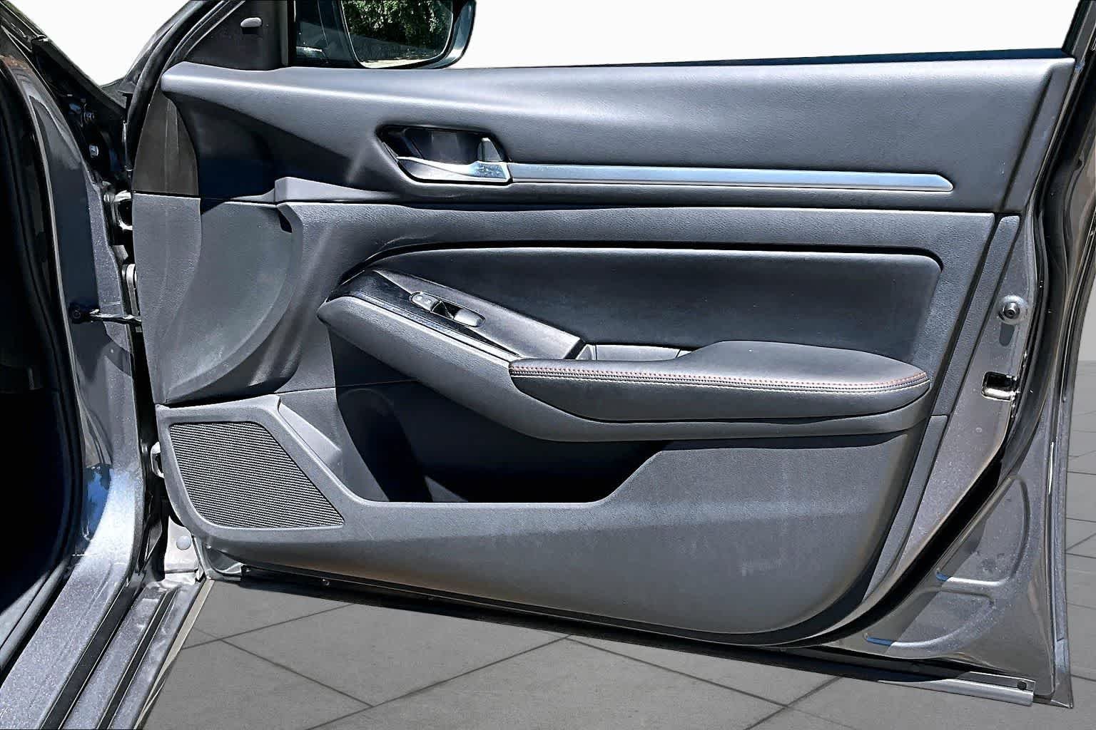 Used 2024 Gun Metallic Nissan 2.5 SR image 23