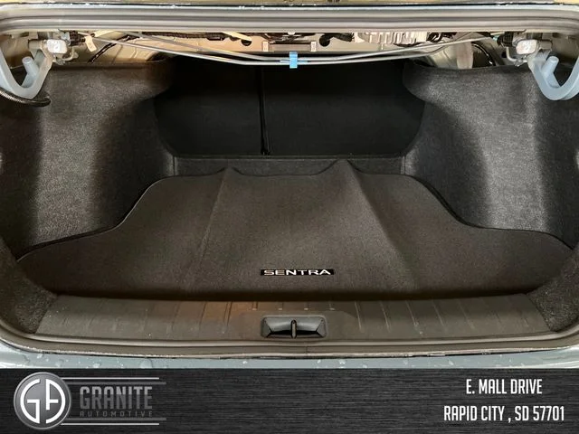 New 2026 Atlantic Gray Metallic Nissan SR image 28