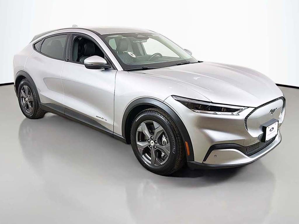 Used 2021 Ford Mustang Mach-E Select AWD with VIN 3FMTK1SS2MMA35617 for sale in Columbus, OH