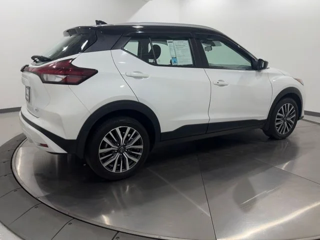 Used 2024 White Nissan SV image 5