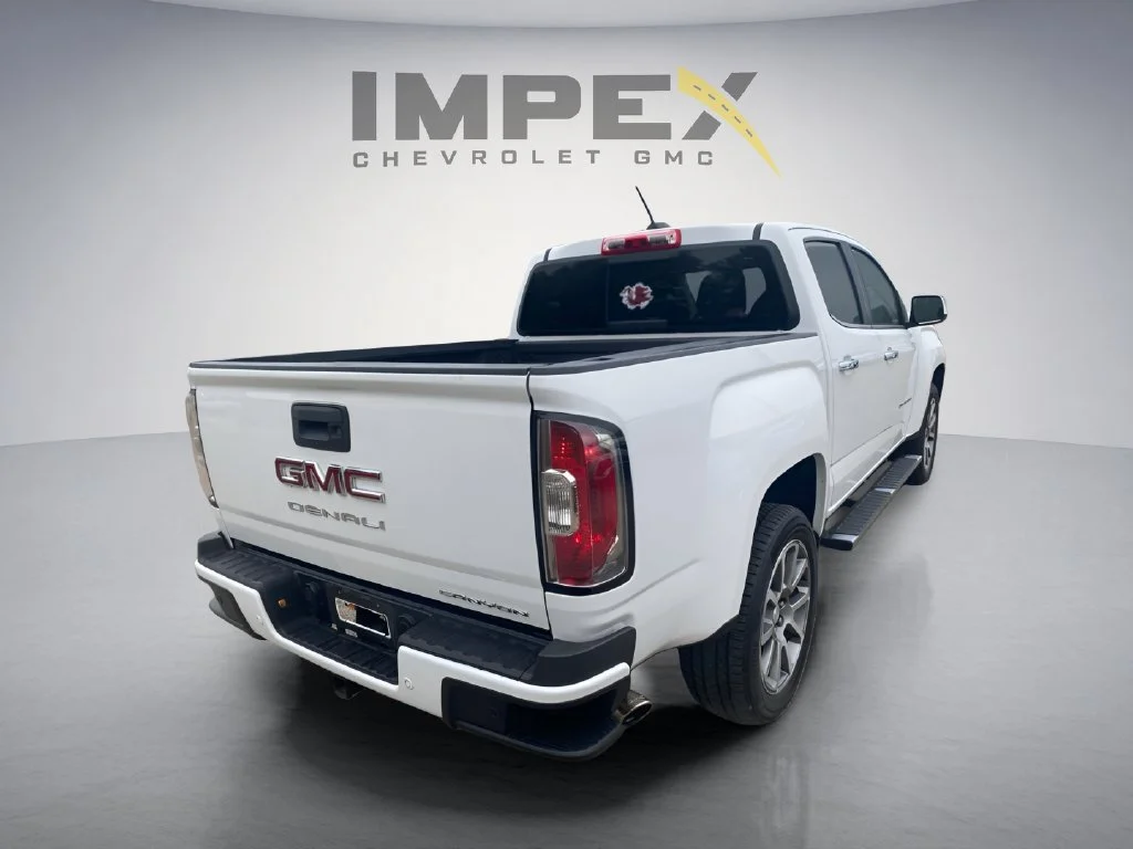 Used 2022 SUMMIT WHITE GMC 4WD Denali image 5