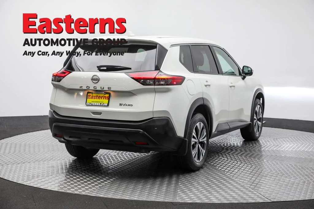 Used 2022 White Nissan SV image 6