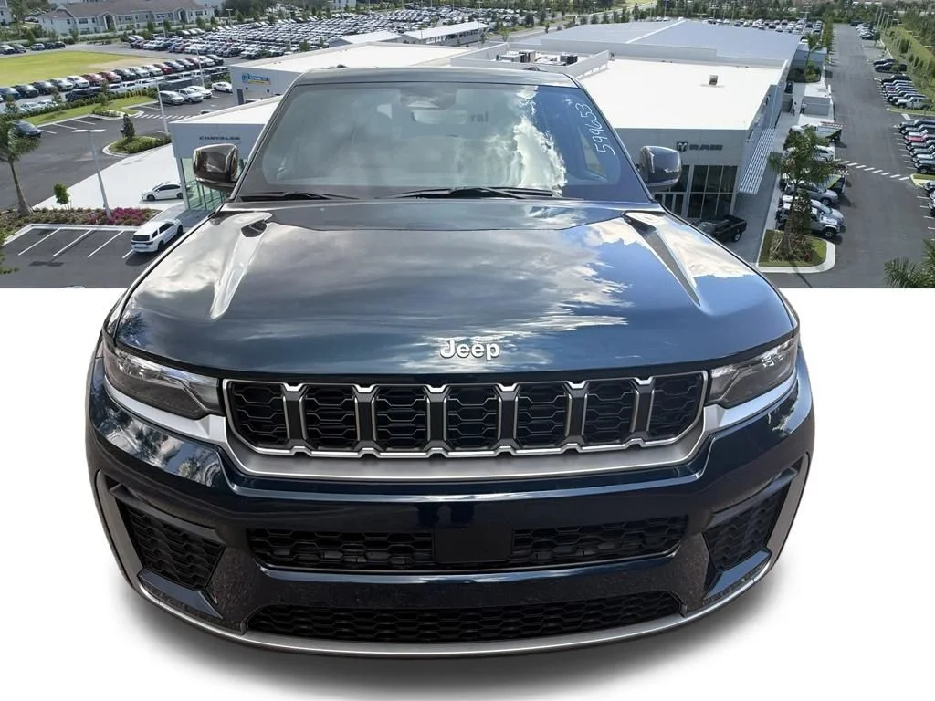 New 2026 Fathom Blue Pearl-Coat Exterior Paint Jeep Limited image 8