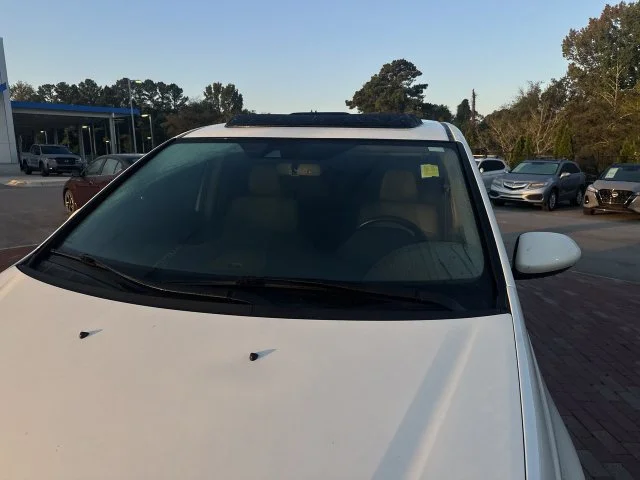 Used 2014 White Honda EX-L image 28