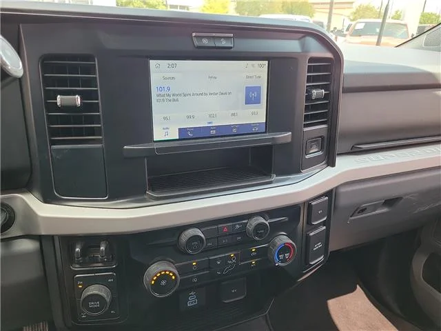 Used 2025 Gray Ford XLT 4x4  Crew Cab 6.75 ft. box 160 in. WB SRW image 15