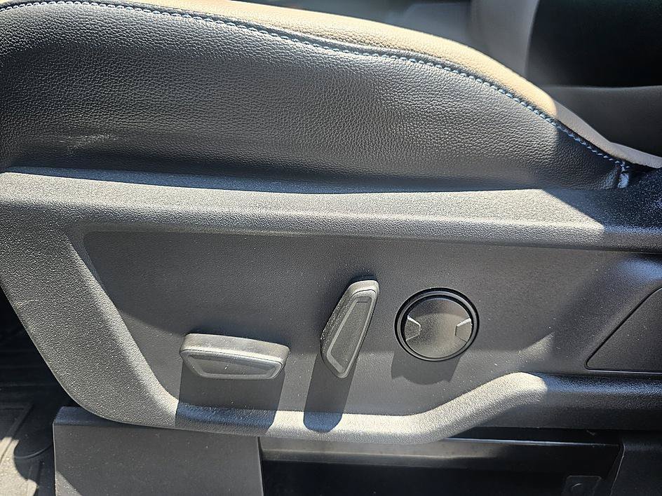 Used 2023 Cactus Gray Ford Wildtrak image 14