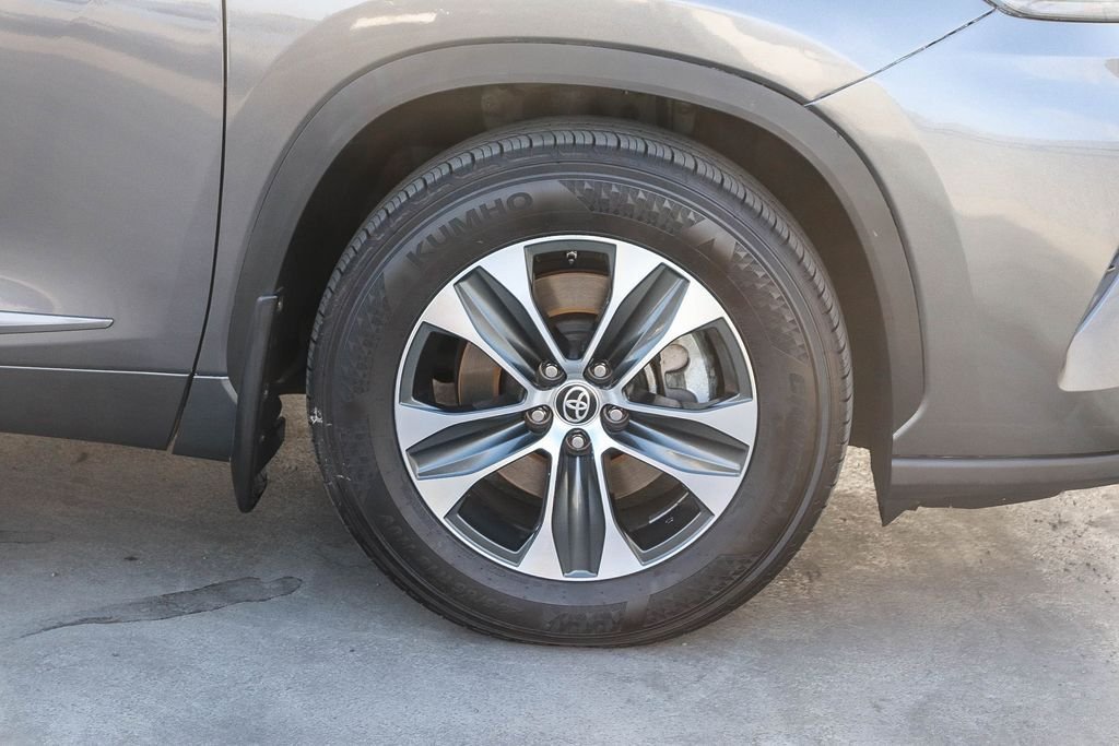 Used 2022 Magnetic Gray Metallic Toyota XLE image 11