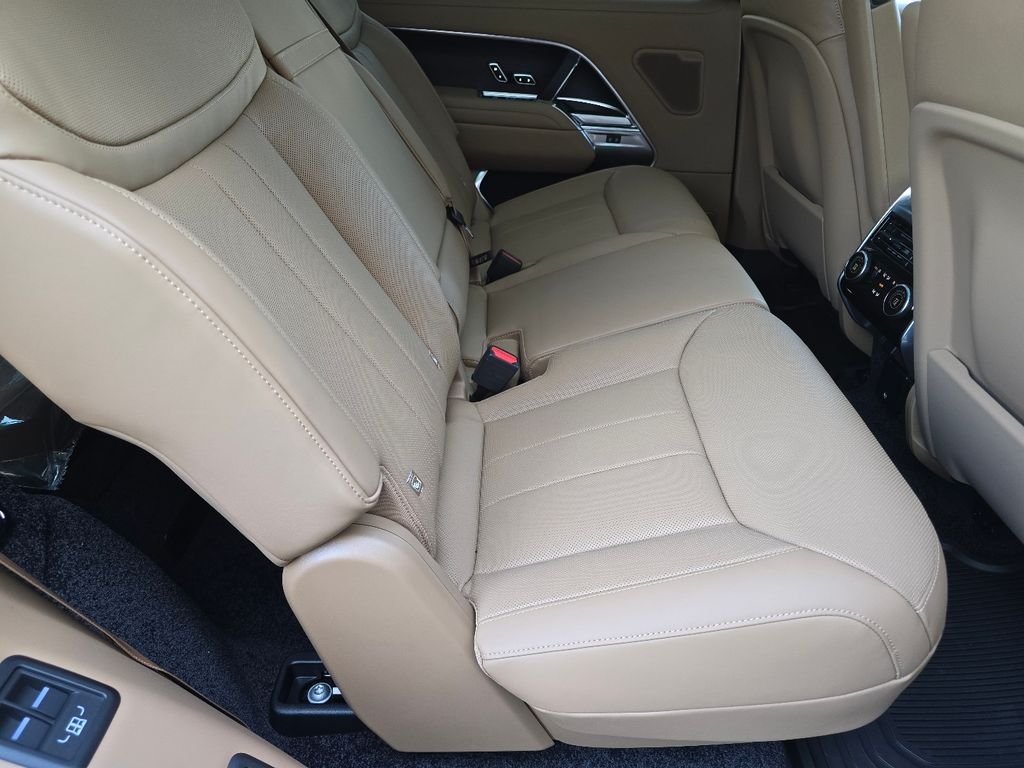 2025 Land Rover Range Rover SE - Photo 32