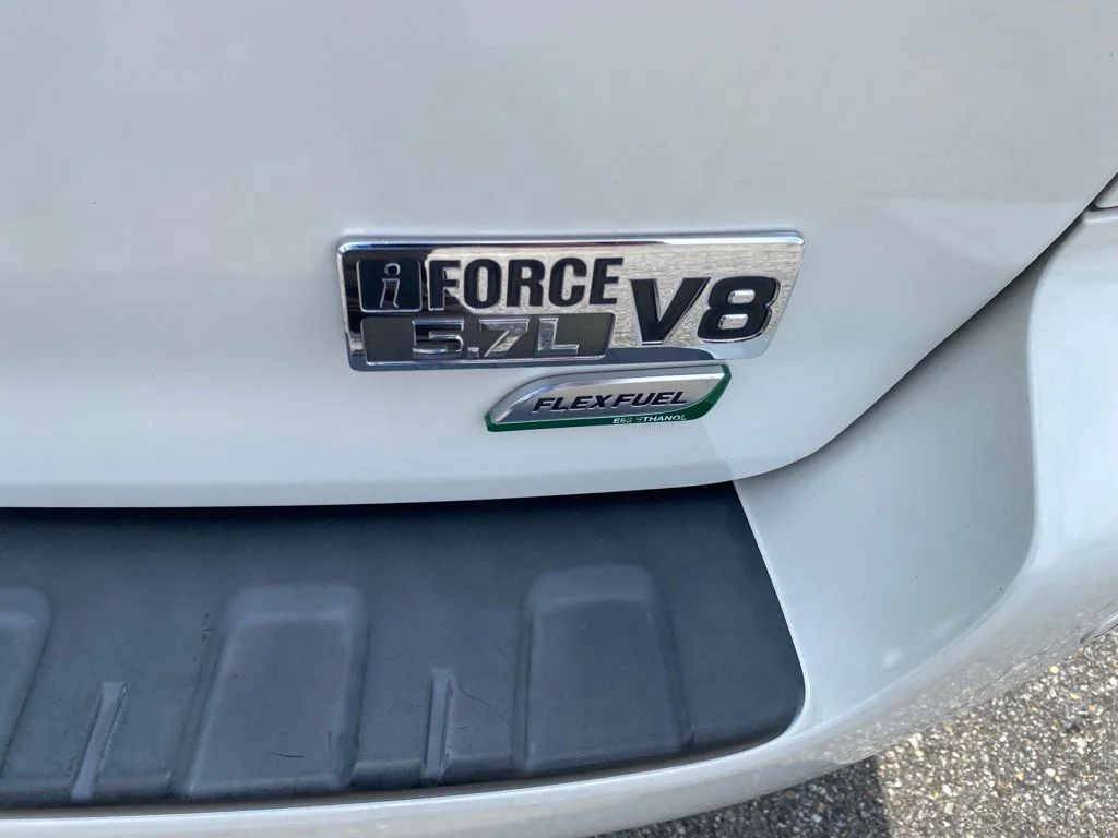 Used 2012 White Toyota Platinum image 12