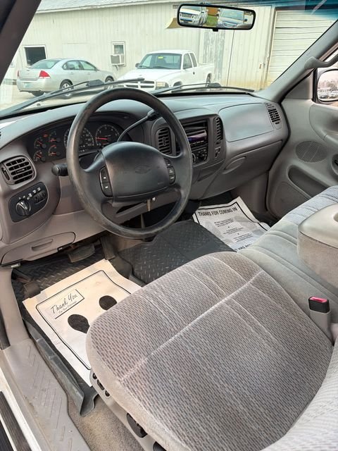 Used 1998 White Ford XLT image 22