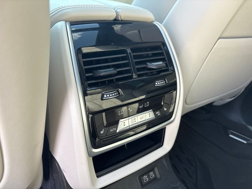 Used 2026 Green BMW M60i image 19