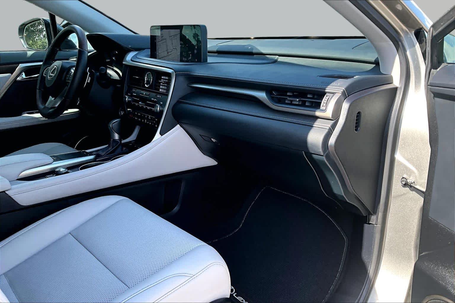 Used 2020 Atomic Silver Lexus  image 19