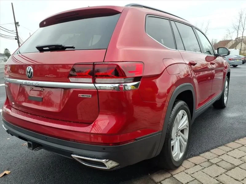 Used 2022 Red Volkswagen SE 4Motion w/Tech Pkg Sport Utility 4D image 3