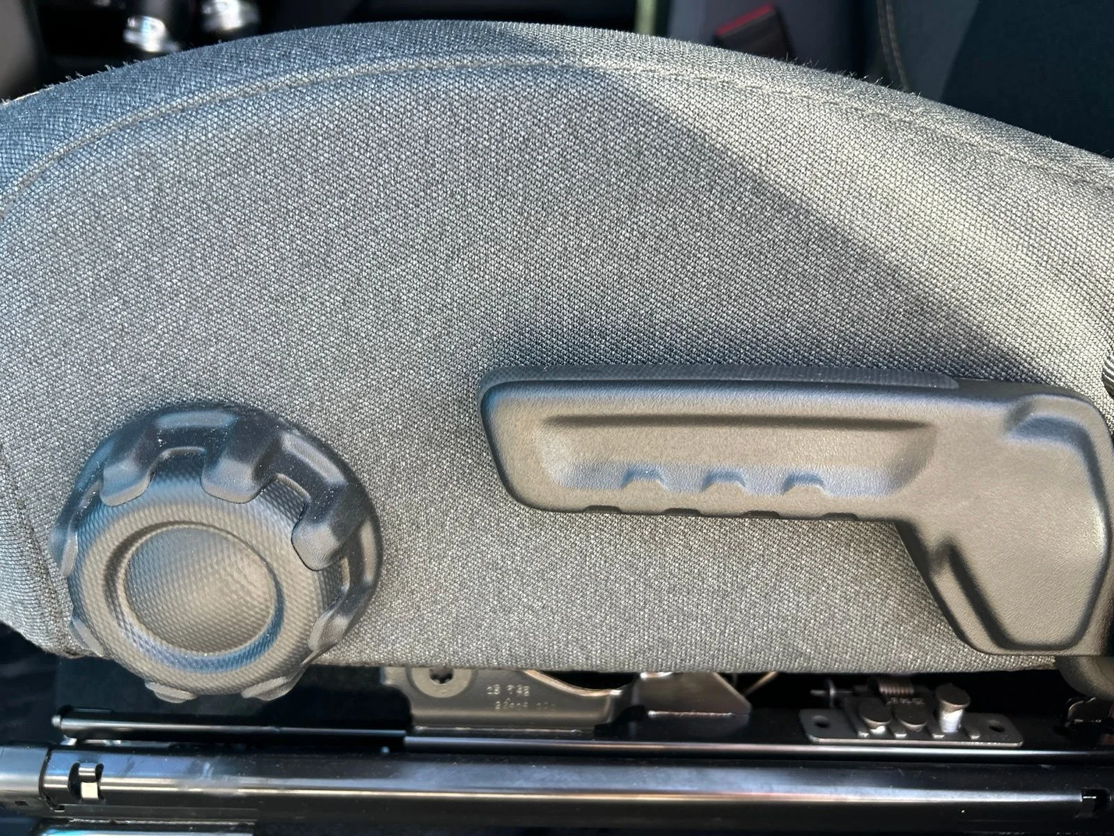 Used 2025 Blue Pearl Jeep Sahara image 26
