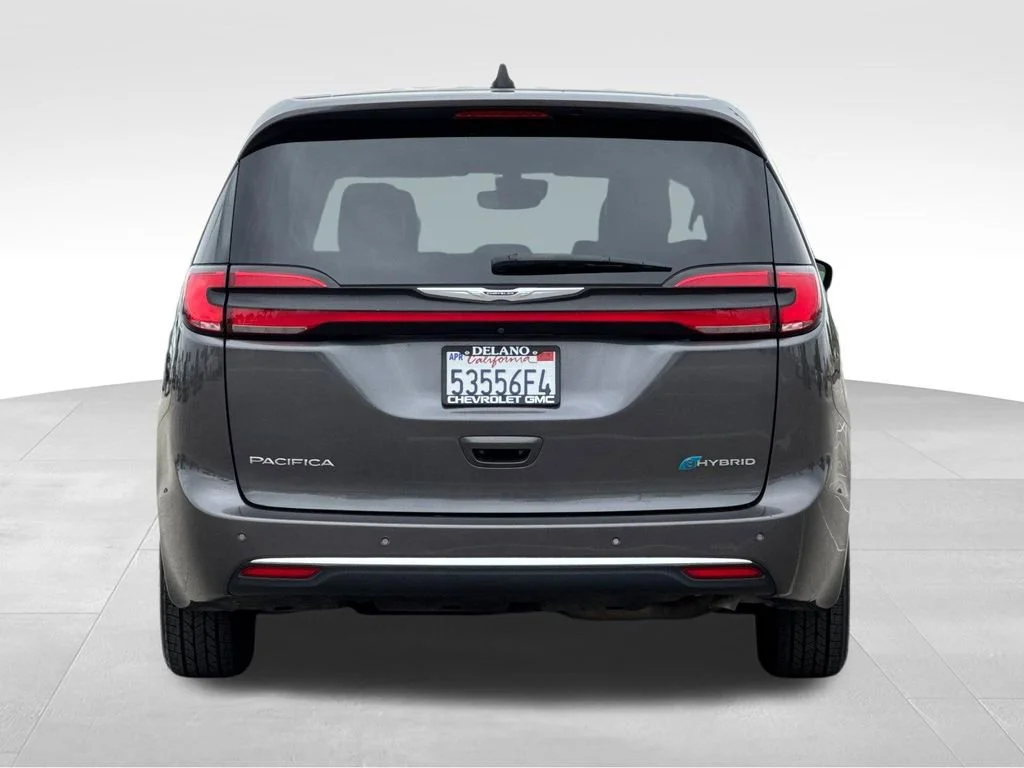 Used 2023  Chrysler Hybrid Touring L image 4