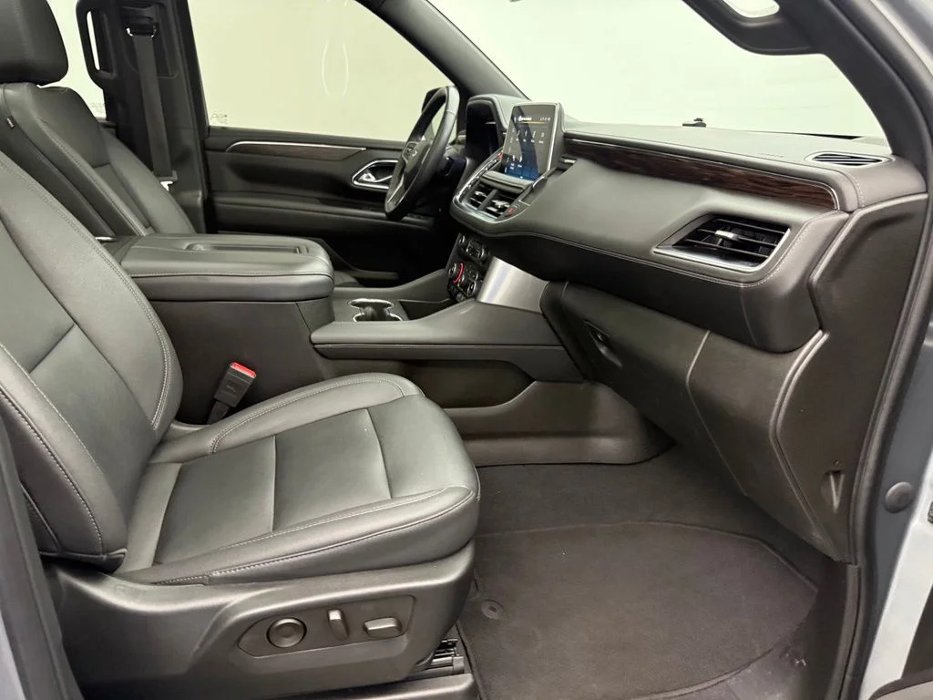 Used 2023 Gray Chevrolet Z71 image 41