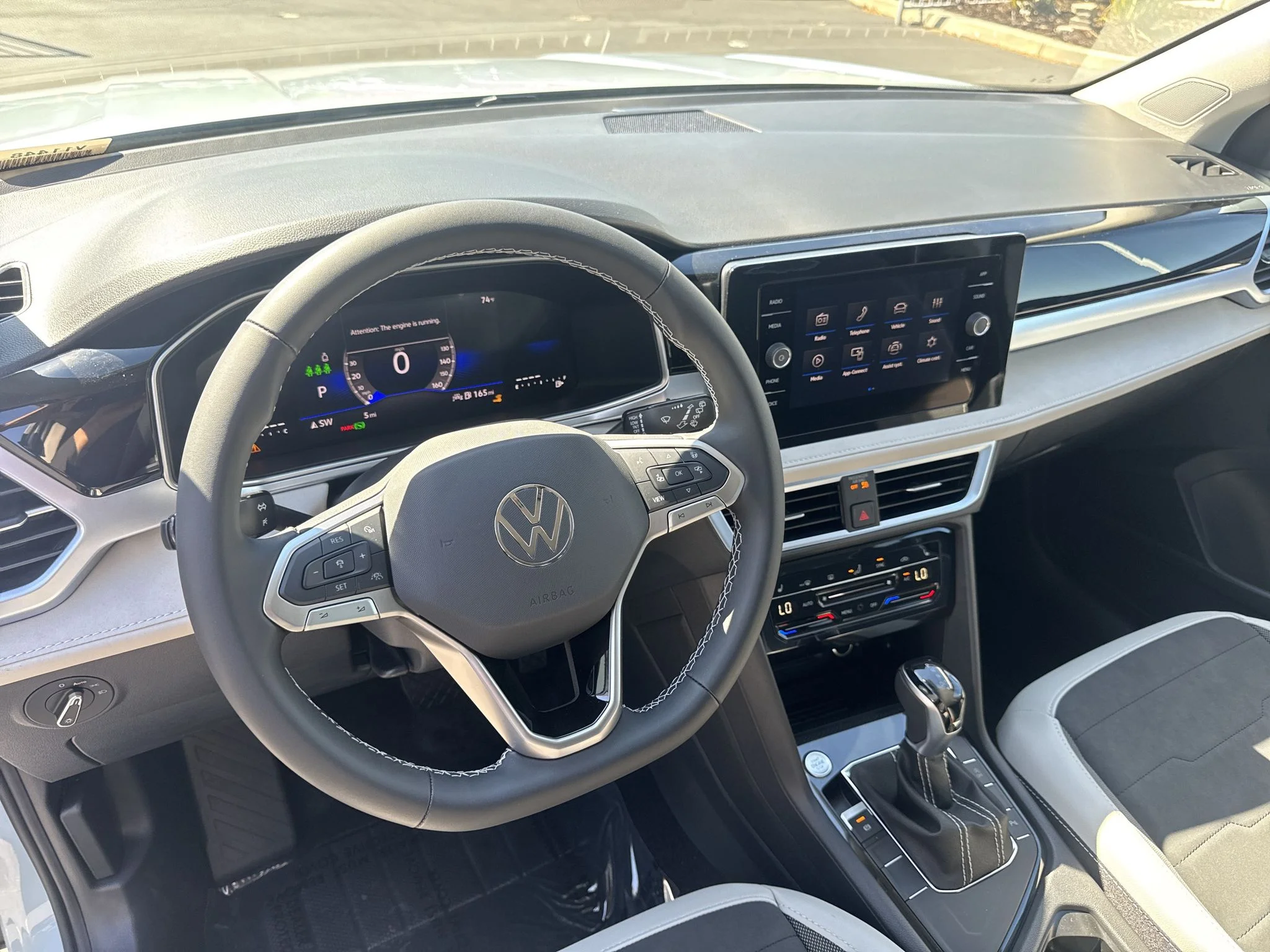 New 2027 Monument Gray Volkswagen SE image 15