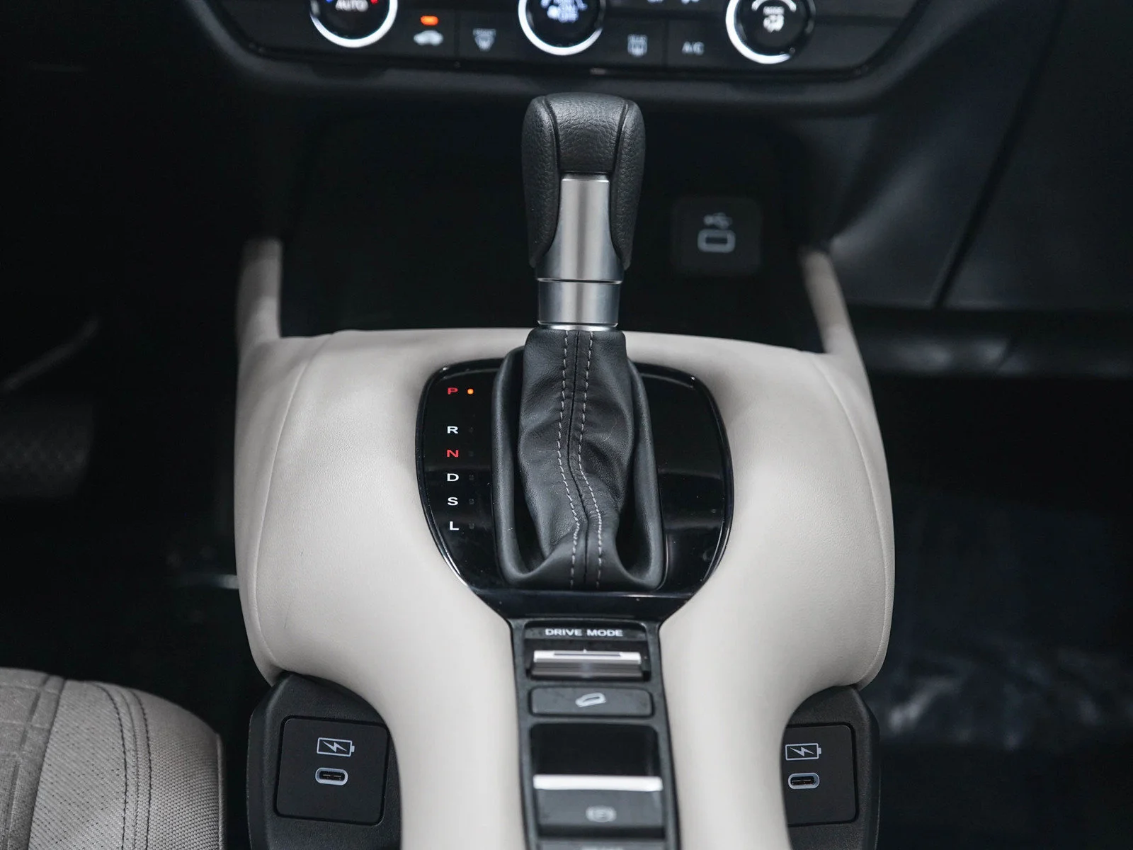 Used 2024  Honda 5D WAGON LX AWD image 19