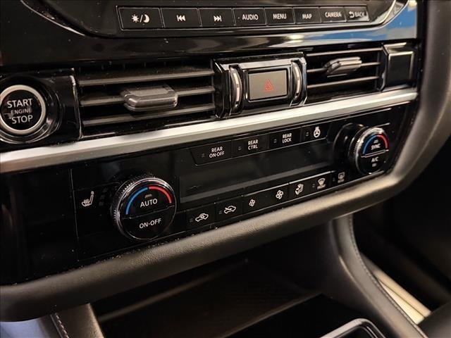 Used 2023 Super Black Nissan SL image 18