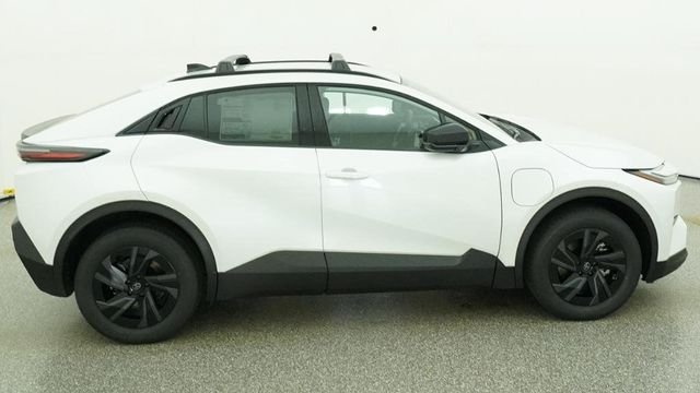New 2026 Wind Chill Pearl Toyota SE image 5