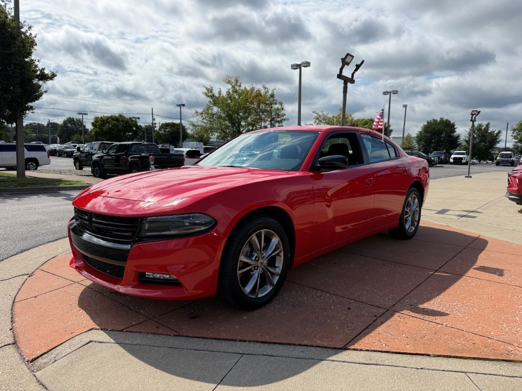 Used 2023 Red Dodge SXT AWD image 3