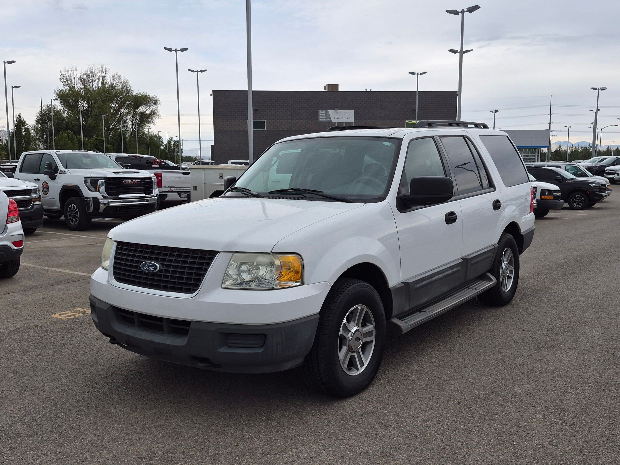 Used 2006 White Ford XLS image 8