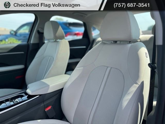 Used 2023 Hampton Gray Hyundai SEL image 20