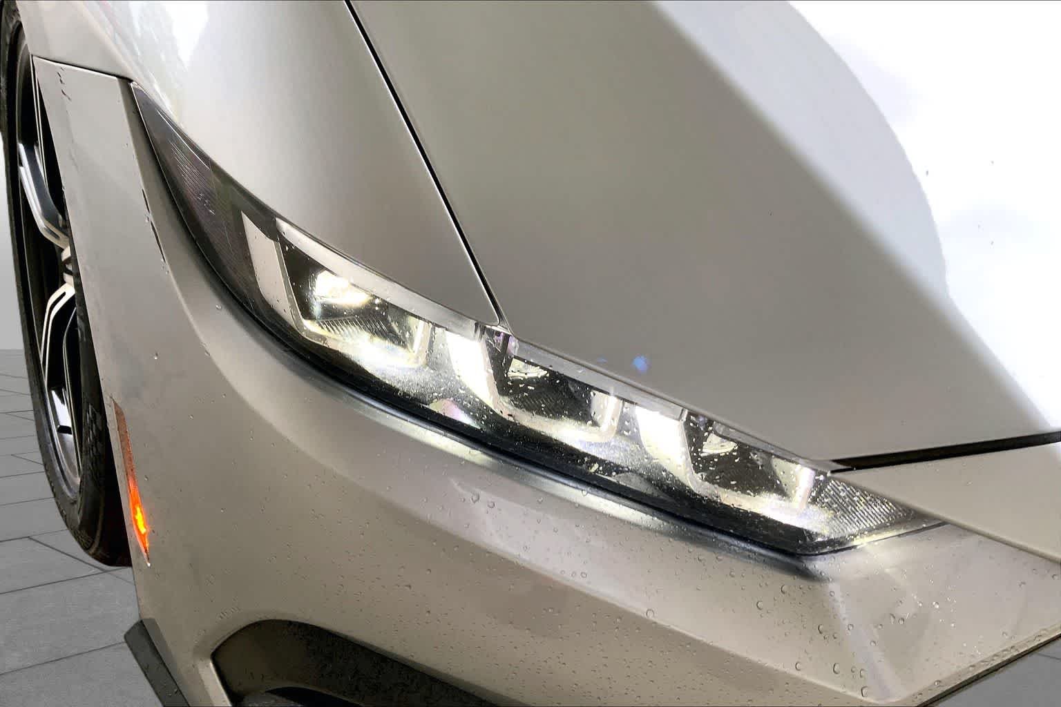 Used 2024 Iconic Silver Ford EcoBoost Premium image 23