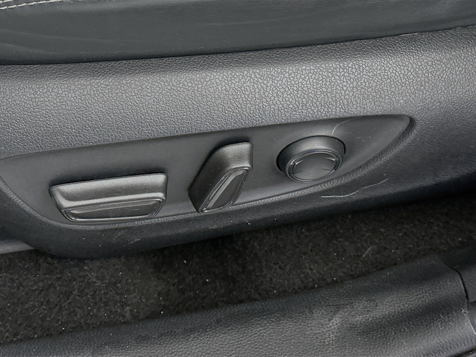 Used 2021 Magnetic Gray Metallic Toyota XLE Premium image 13