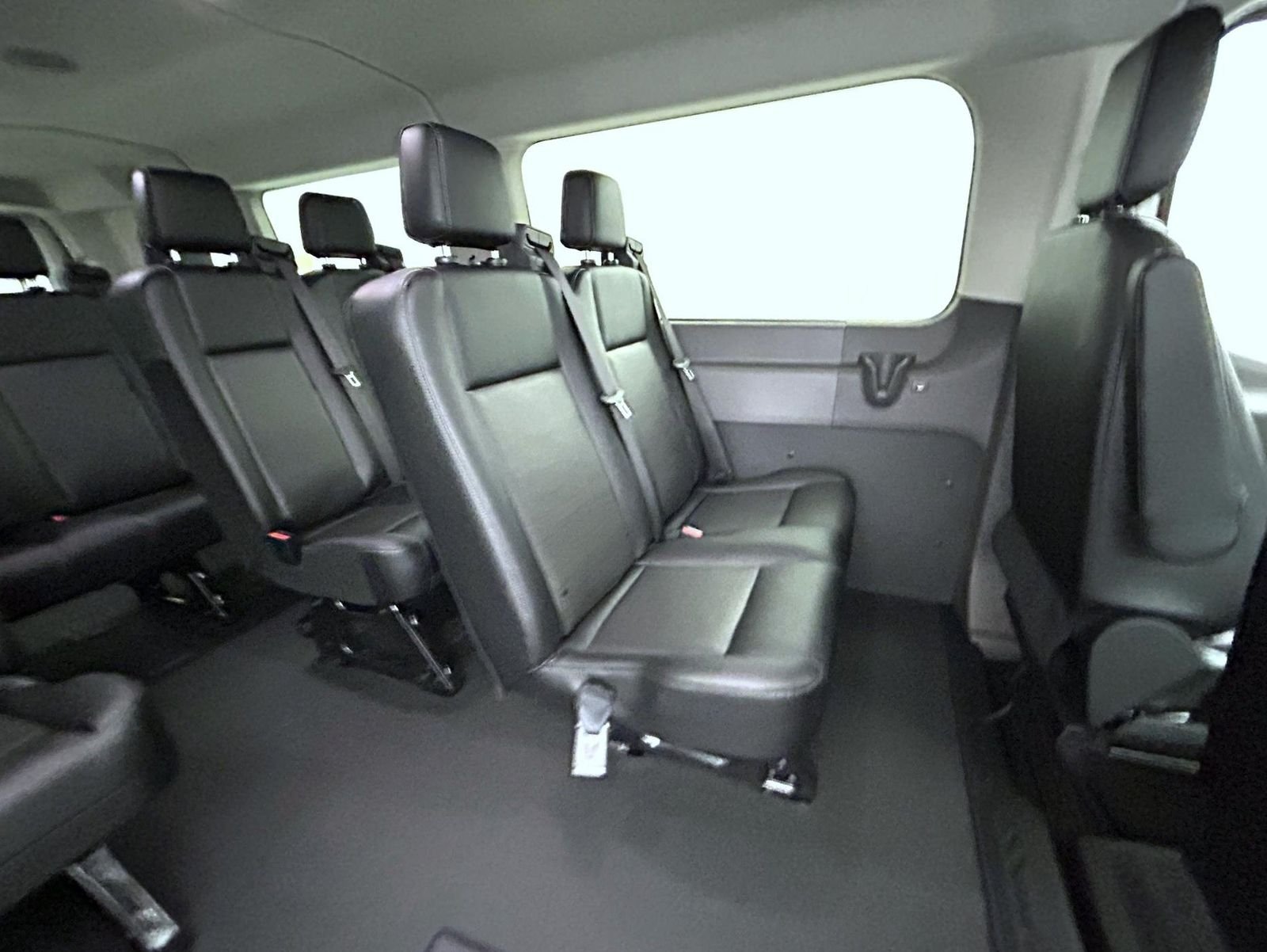 New 2026 Oxford White Ford XL image 17