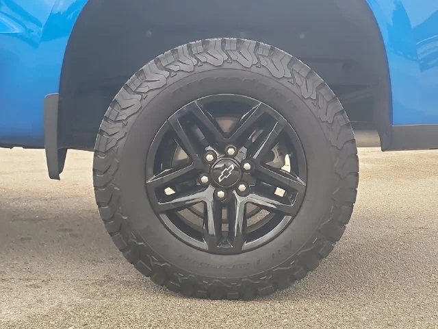 Used 2022 Blue Chevrolet LT Trail Boss image 8