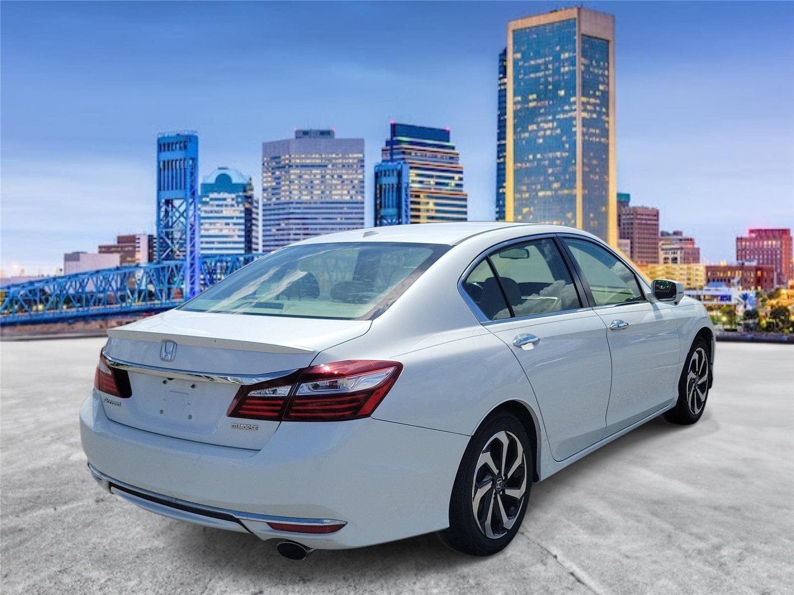 Used 2017 White Orchid Pearl Honda EX-L image 3