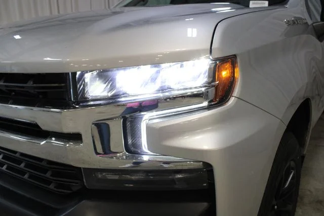 Used 2020 Silver Chevrolet LT image 29