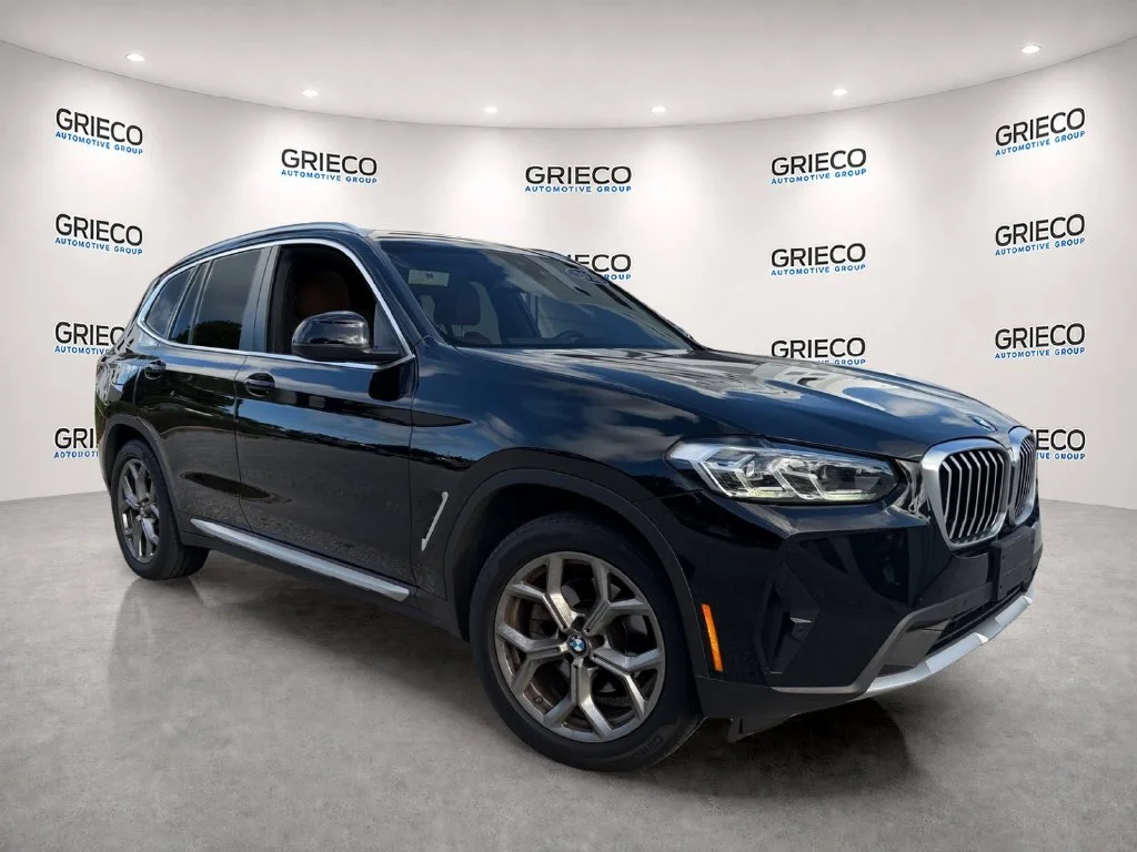 Used 2022 Jet Black BMW xDrive30i image 1