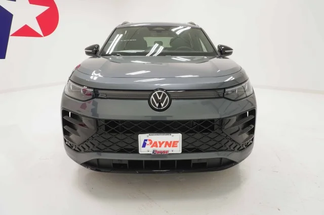 New 2026 Platinum Gray Metallic Volkswagen 2.0T SE R-Line Black image 2