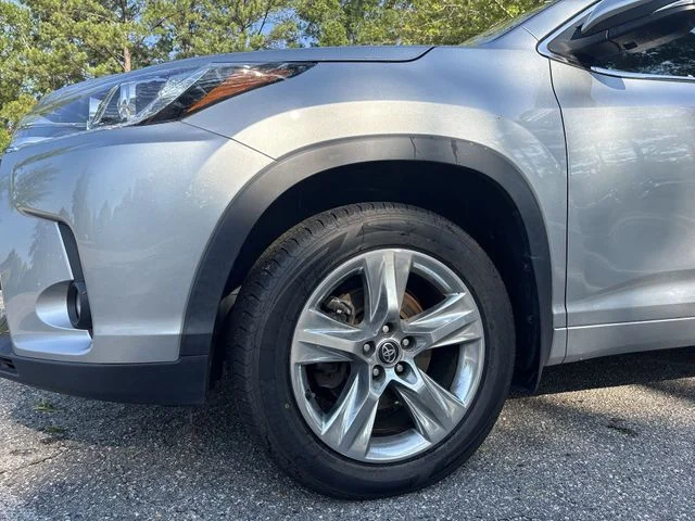 Used 2019 Silver Toyota Limited image 10